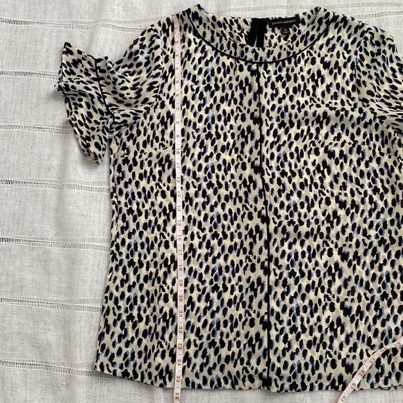 Banana Republic cheetah print blouse with ruffled sleeves. - Picture 13 of 15